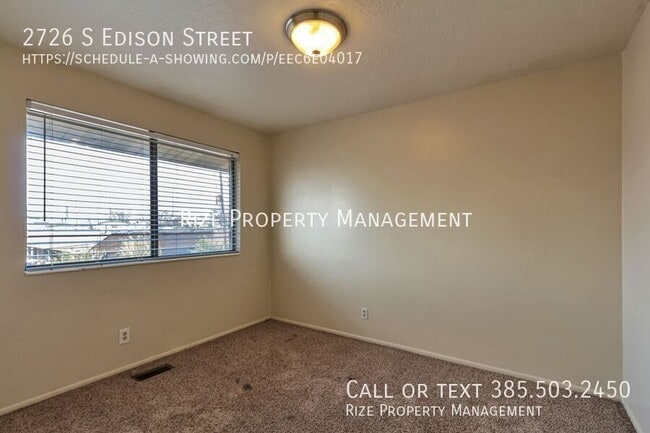 Building Photo - 2726 S Edison St