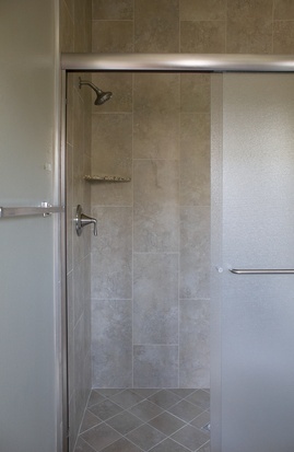 Main Bathroom/Shower - 700 Bush Ave