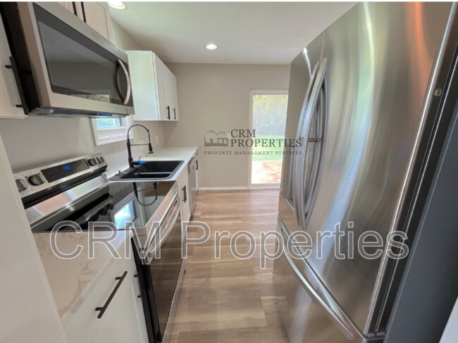 Building Photo - 521 Arthur Dr