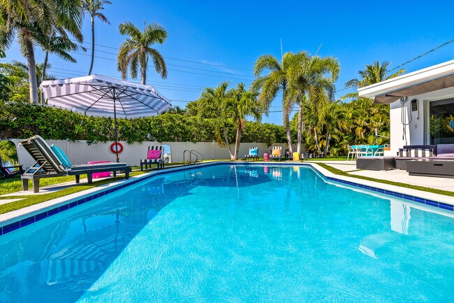 Building Photo - 1627 Seabreeze Blvd