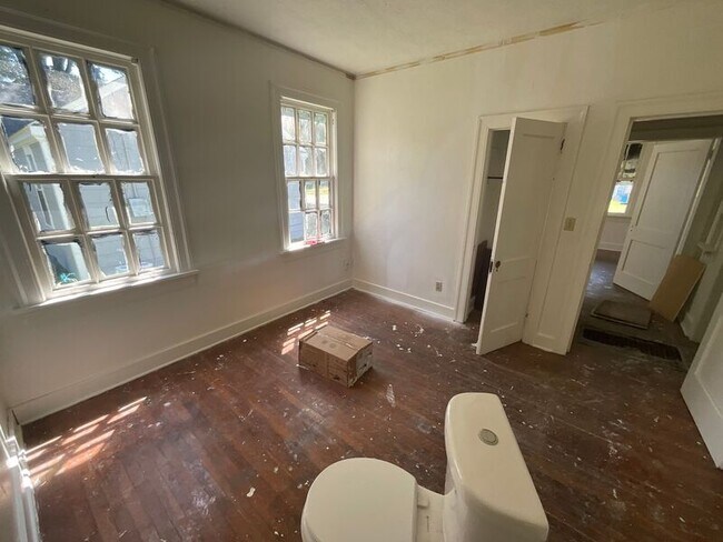 Building Photo - 354 Fredrica Ave