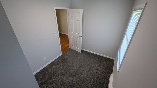 Building Photo - 2221 Millwood Dr