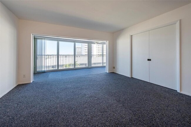 Building Photo - 3101 NE 47th Ct