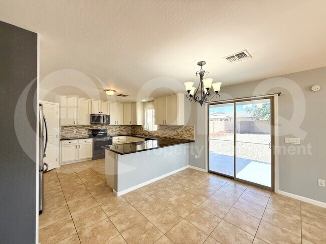 Building Photo - 2348 N Sand Hills Ct