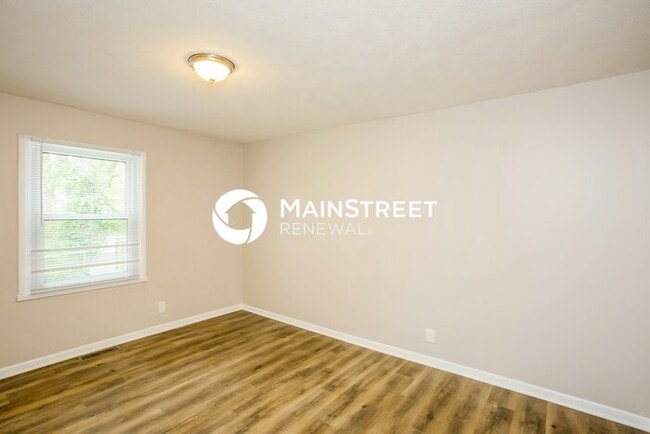 Building Photo - 4 Bedroom Pet-Friendly Home in INDIANAPOLI...