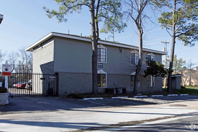 Primary Photo - Greystoke Apartments