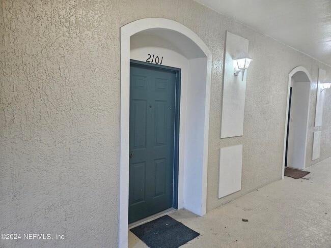 Building Photo - 7801 Point Meadows Dr