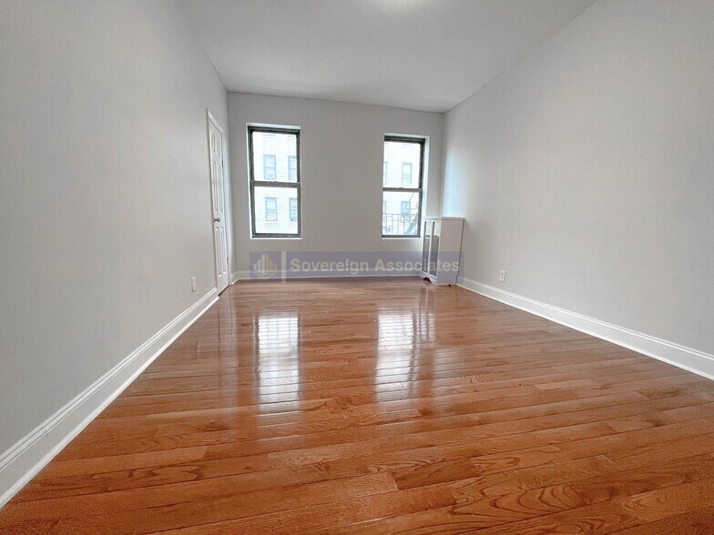 Primary Photo - 106 Fort Washington Ave