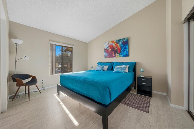 Building Photo - 42402 Sand Dune Dr