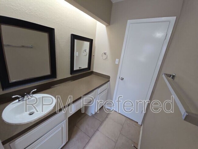 Building Photo - 23207 Pine Post Ln