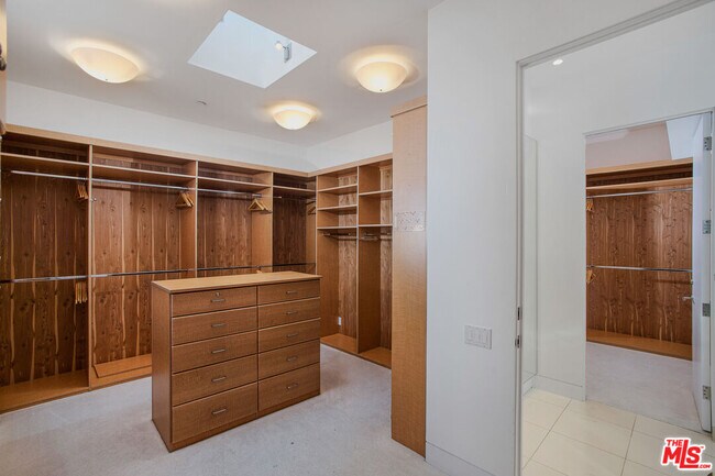 Building Photo - 27454 Winding Way