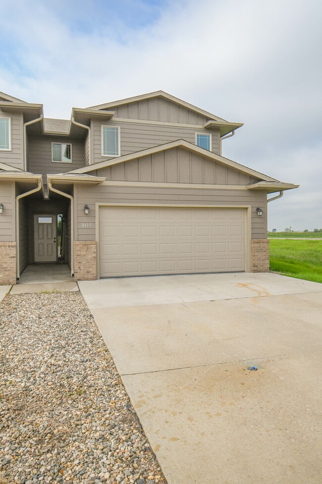 Building Photo - 8413 W 53rd St