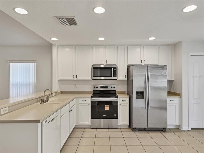 Building Photo - 6258 Blue Runner Ct
