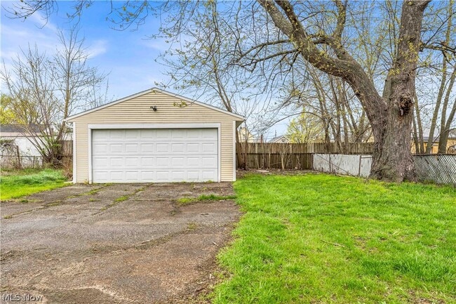 Building Photo - 12804 Kirton Ave