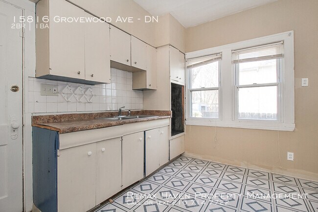Building Photo - 15816 Grovewood Ave