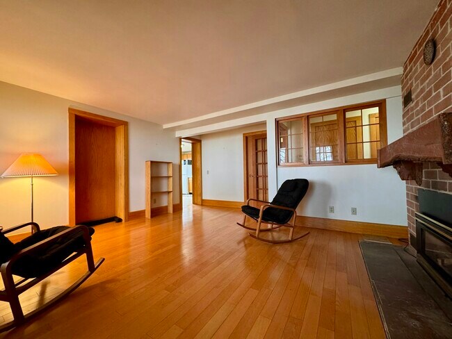 Building Photo - 5106 Card Ave