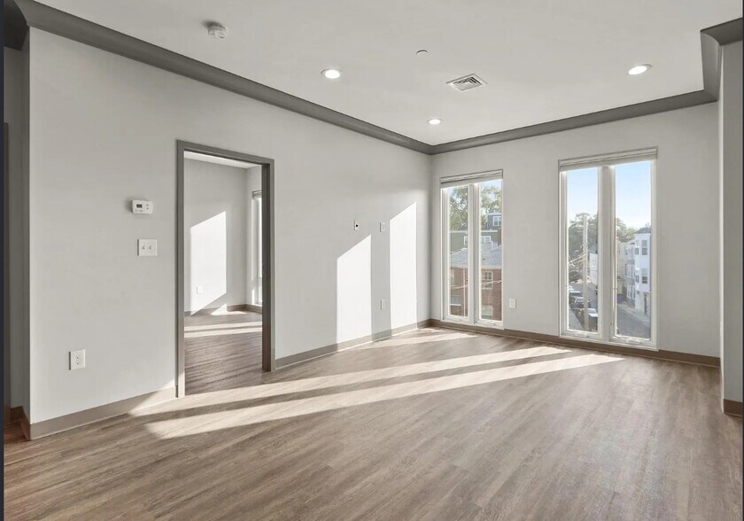 Building Photo - 18 Preble St