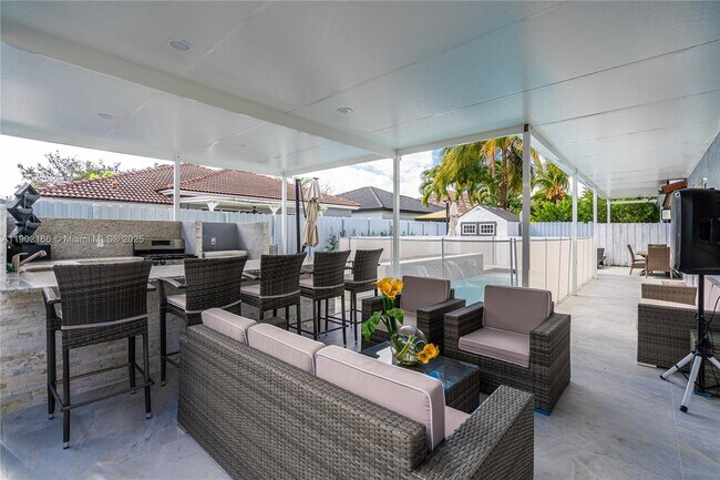 Building Photo - 15822 SW 140th St