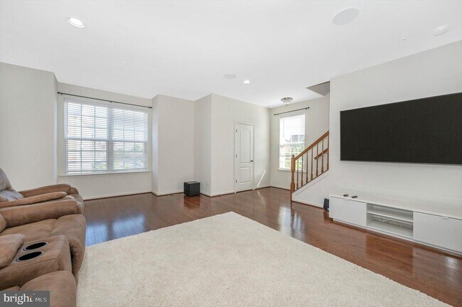 Building Photo - 7780 Dagny Wy