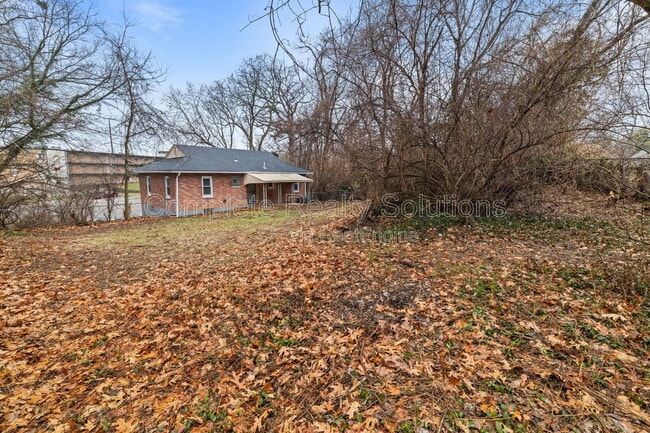 Building Photo - 375 Adrian Dr