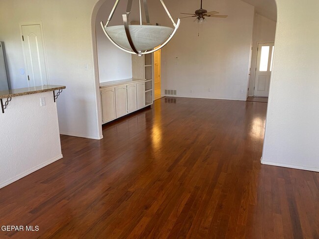 Building Photo - 715 Espada Dr