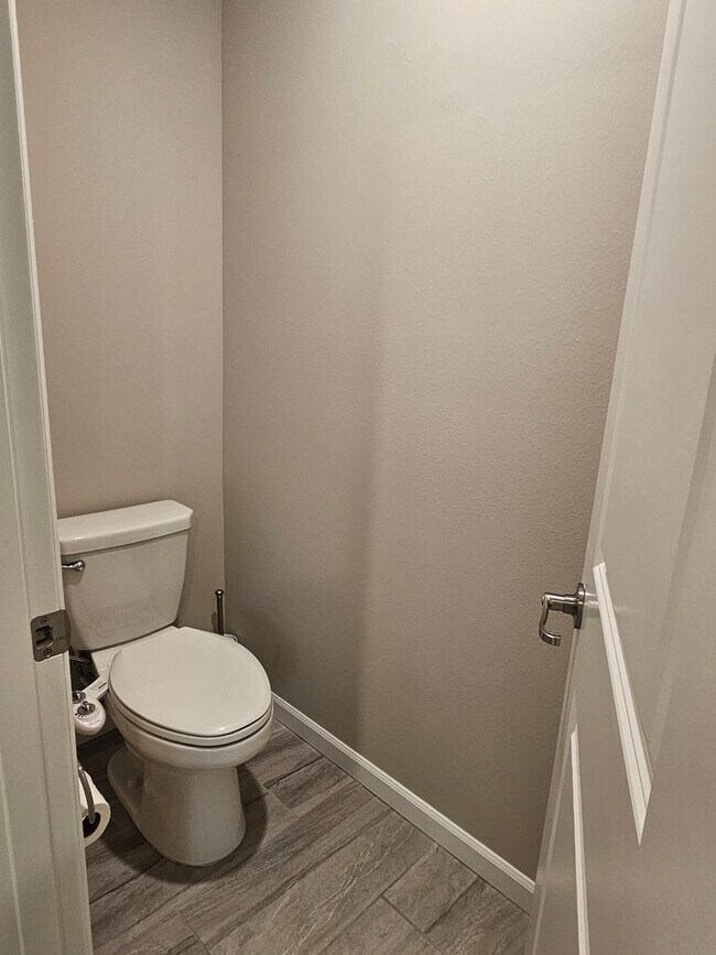 Building Photo - Spacious 5 Bedroom in Convenient North Creek Ridge, Bothell Location