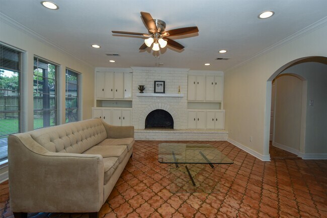 Building Photo - 18603 Point Lookout Dr