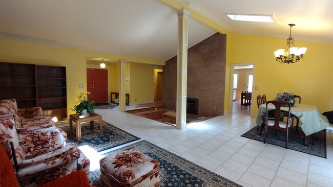 Building Photo - 10279 Palo Vista Rd