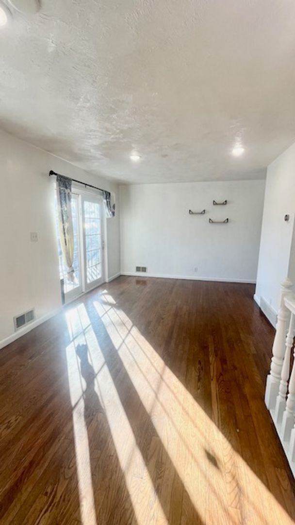 Building Photo - 6045 S Jamaica St