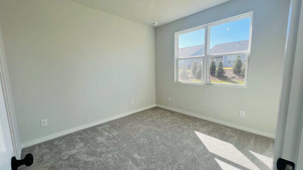 Building Photo - Room in Townhome on Munsing Dr