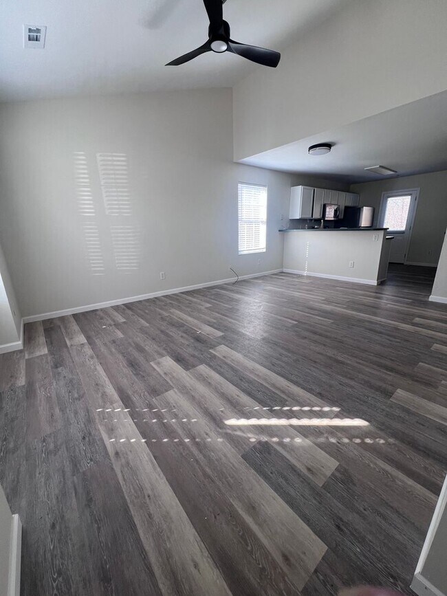 Building Photo - 1719-1719 Hanover Blvd