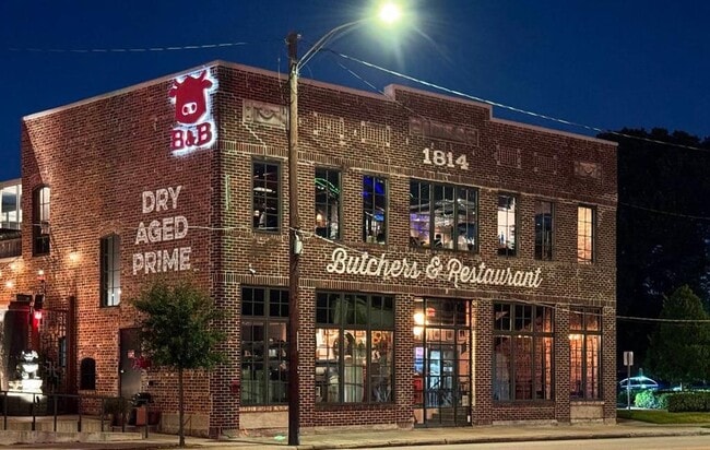 Building Photo - 1802 Dart St