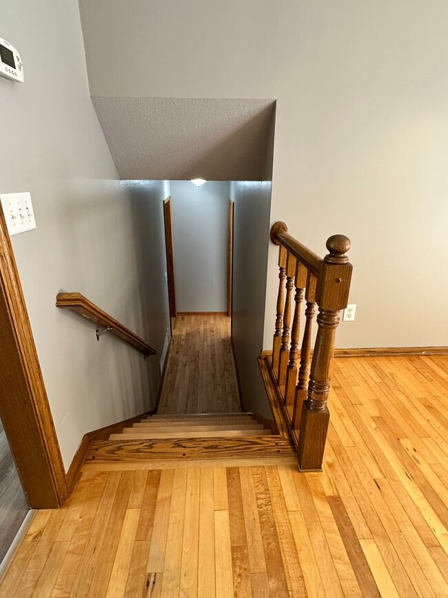 Building Photo - Maple Grove Single Family Home, Office, Fa...