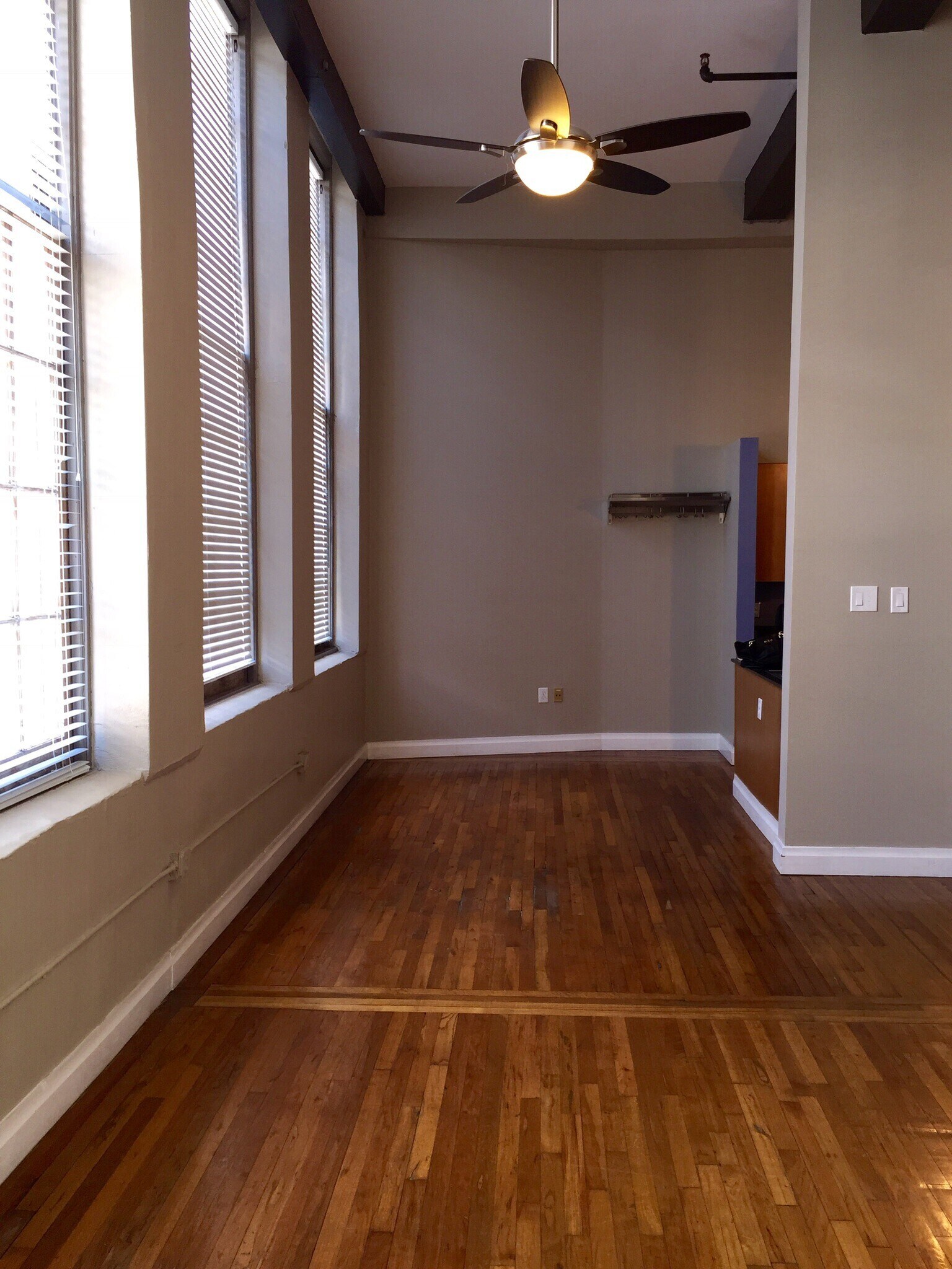 Loft Style Open Layout - 920 Poeyfarre St
