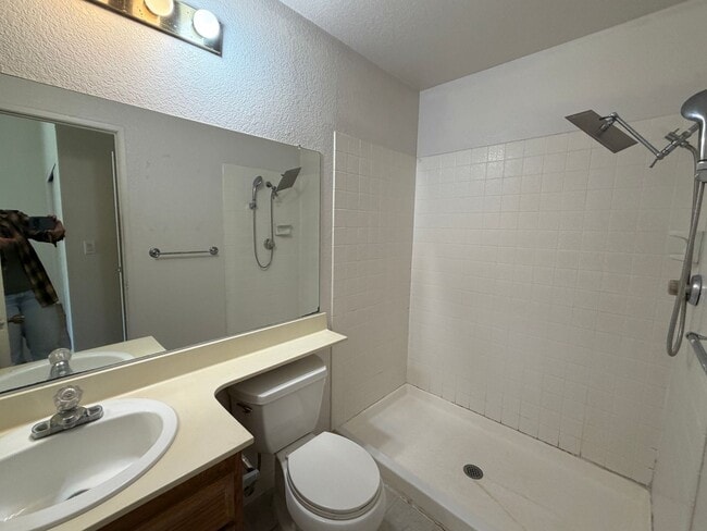 Building Photo - 8608 Zircon Crest Ct