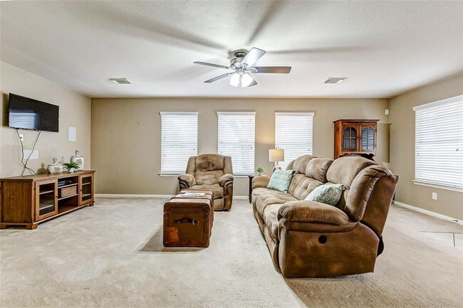 Building Photo - 6303 Applewood Forest Dr