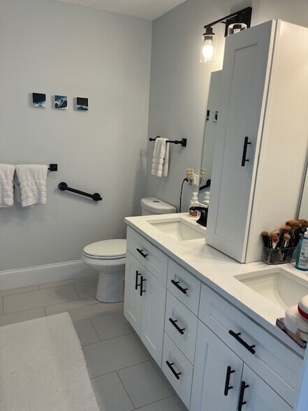 master bath - 114 Saratoga Way