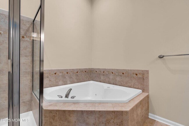 Building Photo - 12 Coral Place