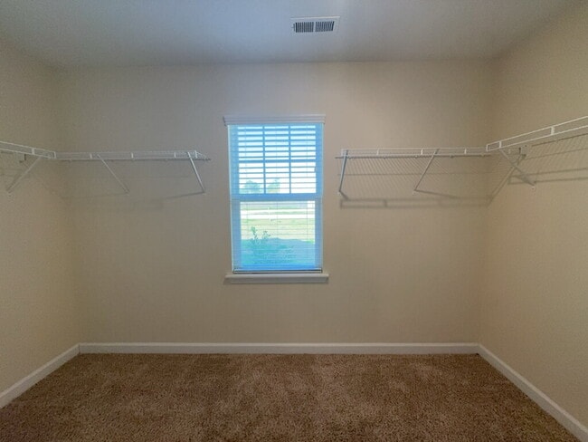 Building Photo - 101 Barnhouse Rd