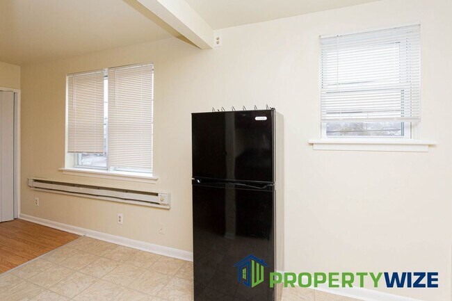 Building Photo - 7241 Holabird Avenue Apt B