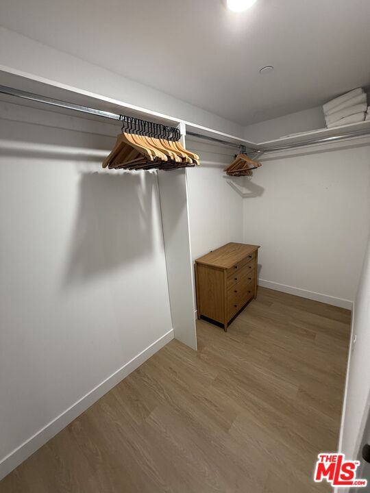 Building Photo - 1130 N Orange Dr