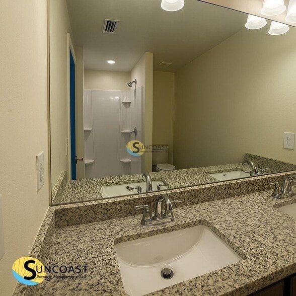 Building Photo - 1035 Nomad Rd