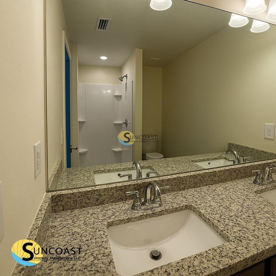 Building Photo - 1035 Nomad Rd