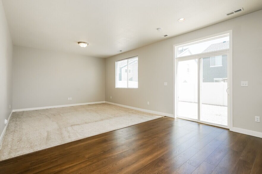 Building Photo - 2087 W 3290 S