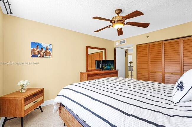 Building Photo - 770 Claughton Island Dr