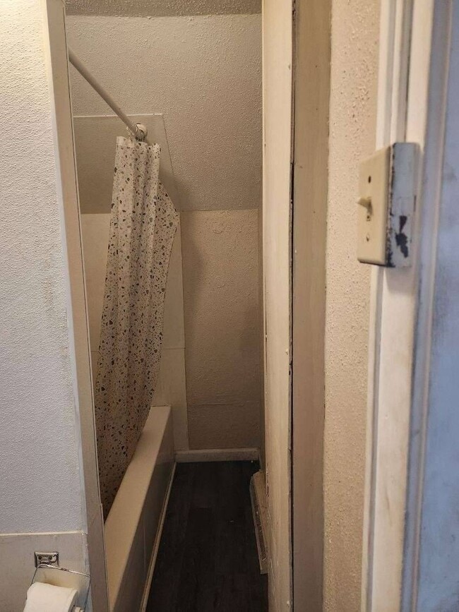 Building Photo - 804 Main Ave W