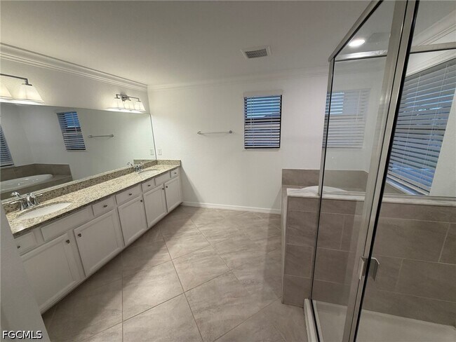 Building Photo - 14543 Cantabria Dr