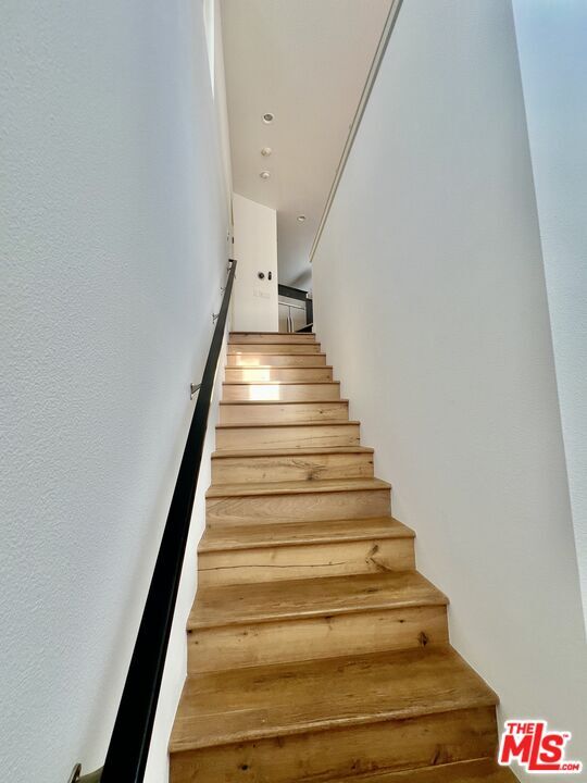 Building Photo - 5849 S Sparrow Ct