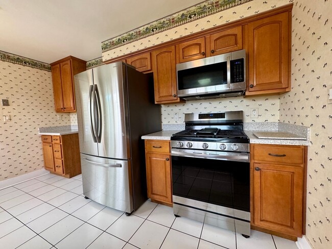 Building Photo - 8829 Greenview Pl
