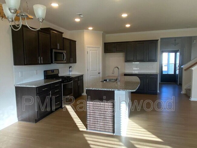 Building Photo - 2124 Fox Chapel Pl